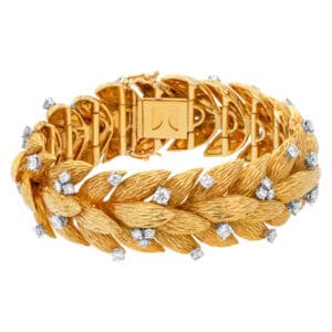 Leaf design diamond bracelet in 18k