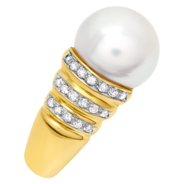 Pearl and diamond ring in 18k