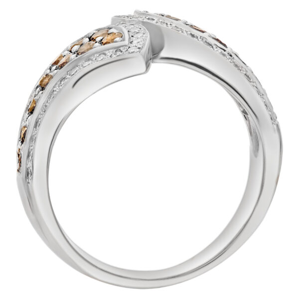 Champagne and white diamond ring in 18k gold