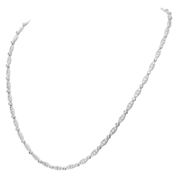 Elegant diamond necklace in 18k white gold