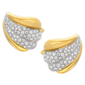 Diamond earrings set in 18k yellow gold