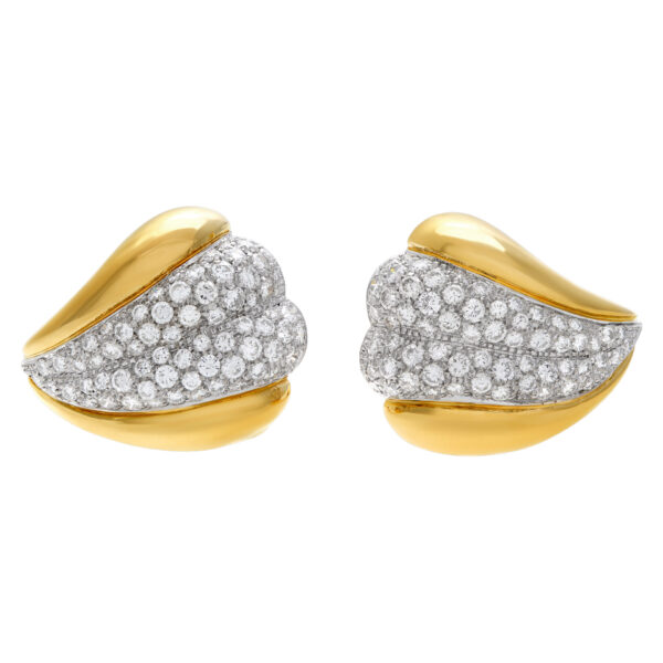 Diamond earrings set in 18k yellow gold