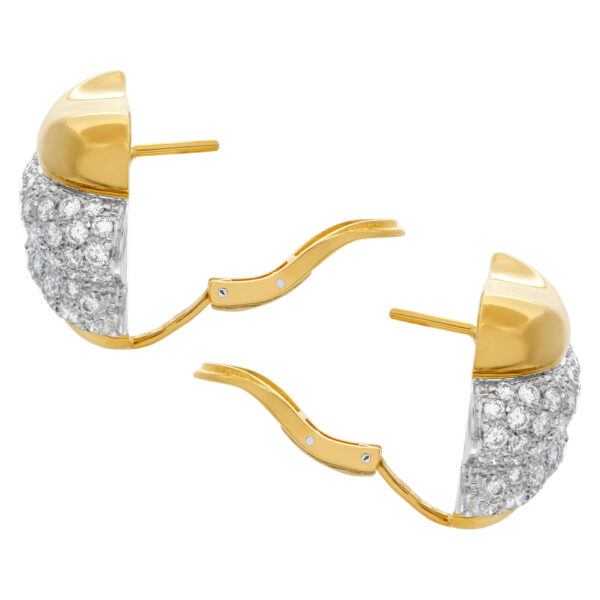 Diamond earrings set in 18k yellow gold