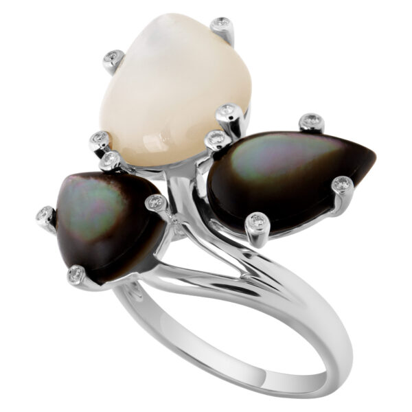 Black and White Mother of Pearl and Diamond Ring 18k white gold