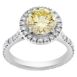 GIA certified round brilliant diamond 2.27 carat (W to X range color, SI2 clarity) ring