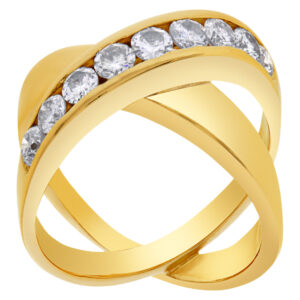 Diamond "X" kiss ring in 14k with 0.90 carats in round diamond accents