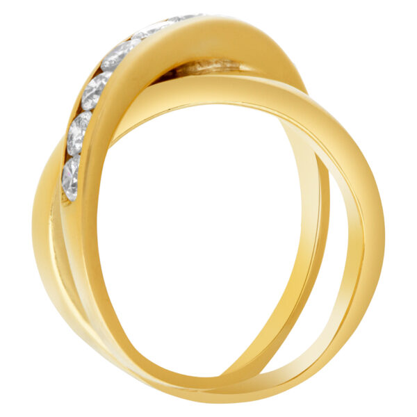 Diamond "X" kiss ring in 14k with 0.90 carats in round diamond accents