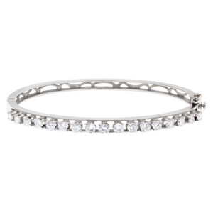 Diamond bangle in 14k white gold