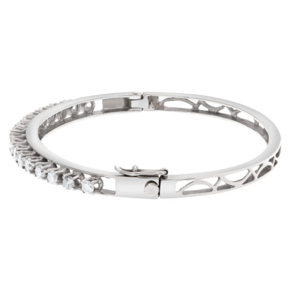 Diamond bangle in 14k white gold