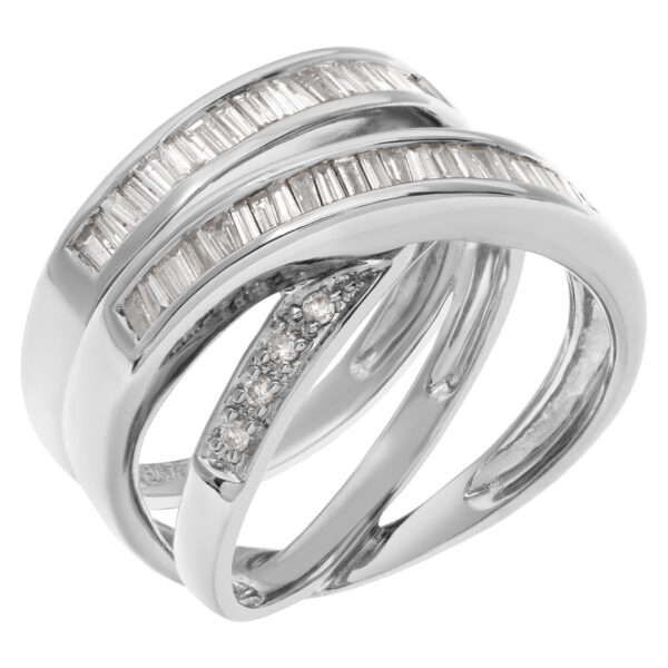 Diamond ring in 18k white gold