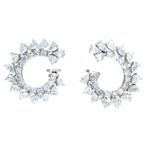 Diamond earrings in 18k white gold