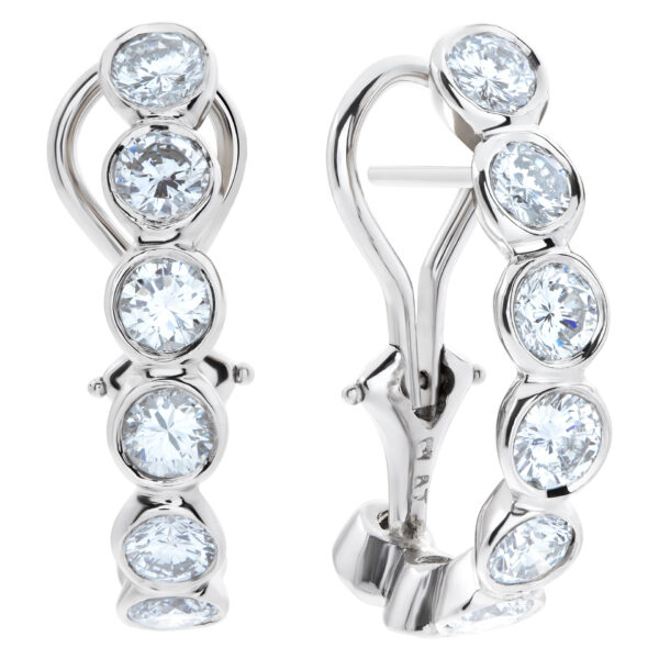 Platinum semi-hoop earrings with 3.75 carats in round diamonds