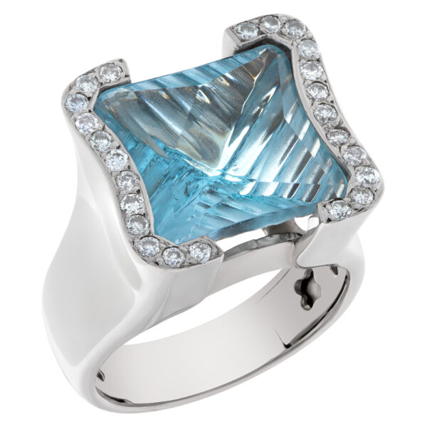 Blue Topaz and diamond ring in 18k white gold