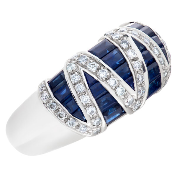 Sapphire and diamond ring in 18k white gold