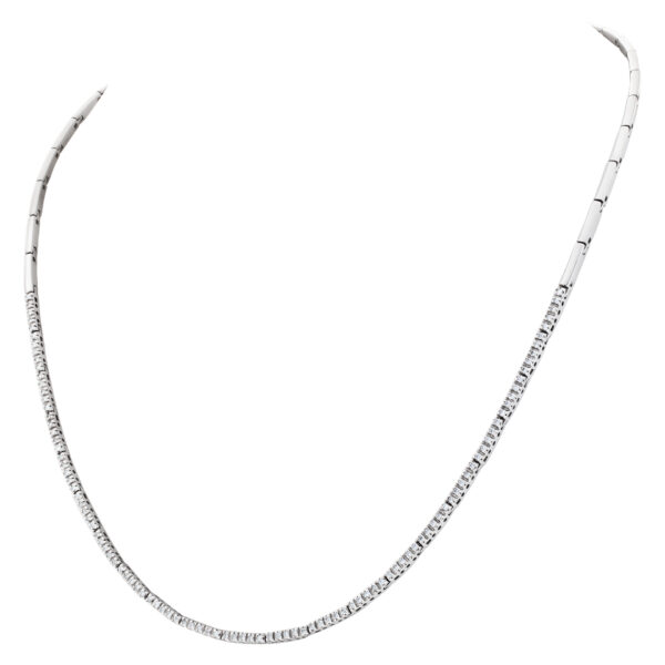 Delicate diamond necklace in 18k white gold