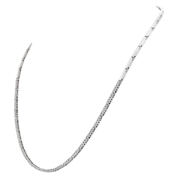 Delicate diamond necklace in 18k white gold