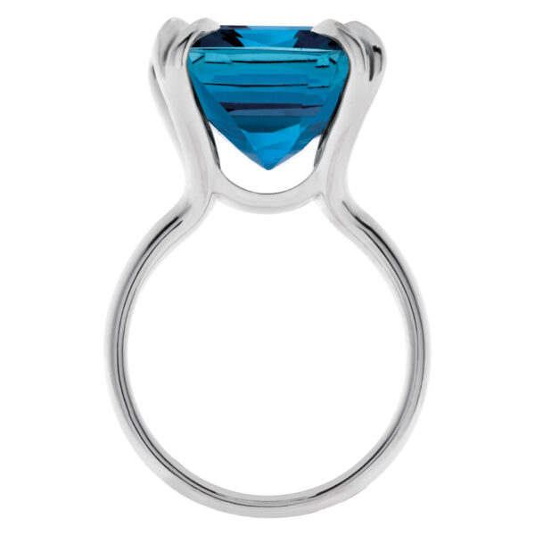 AGL certified 13.99 carat blue cushion shape Aquamarine ring