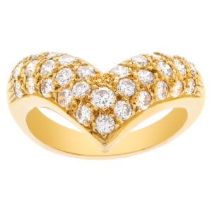 Diamond V ring in 18k