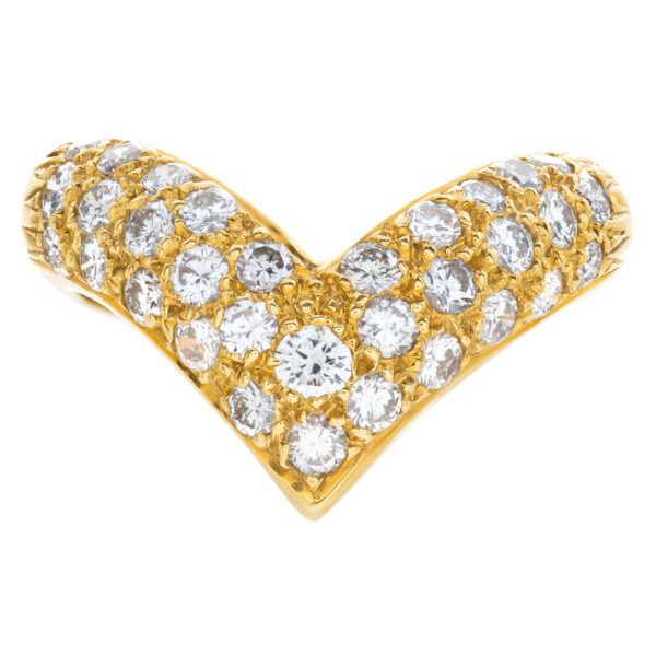 Diamond V ring in 18k