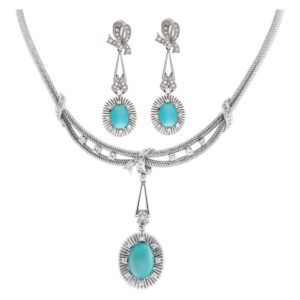 Elegant turquoise & diamond necklace and earrings set in 18Kt white gold.