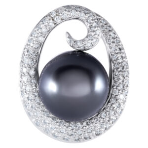 Diamond and Tahitian black pearl pendant in 18k white gold