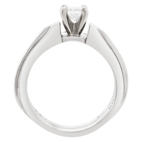 round and princess cut diamond ring in platinum with approx. 0.50 carats in diamonds