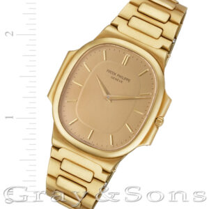 Patek Philippe Nautilus 3770/11 18k 35mm Quartz watch