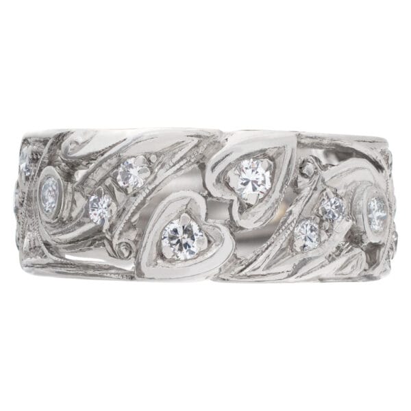 Magical x-design pavé diamond ring in 14k white gold. 0.50 carats. Size 5.5