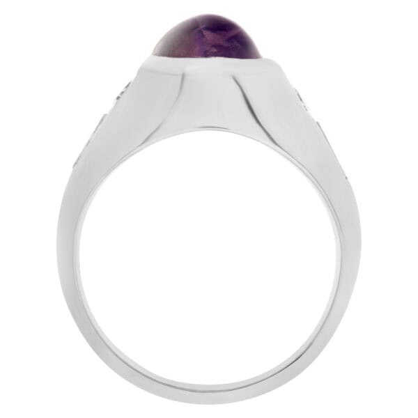 Star sapphire ring with diamond accents in 14k white gold. 2.00 cts sapphire cabochon