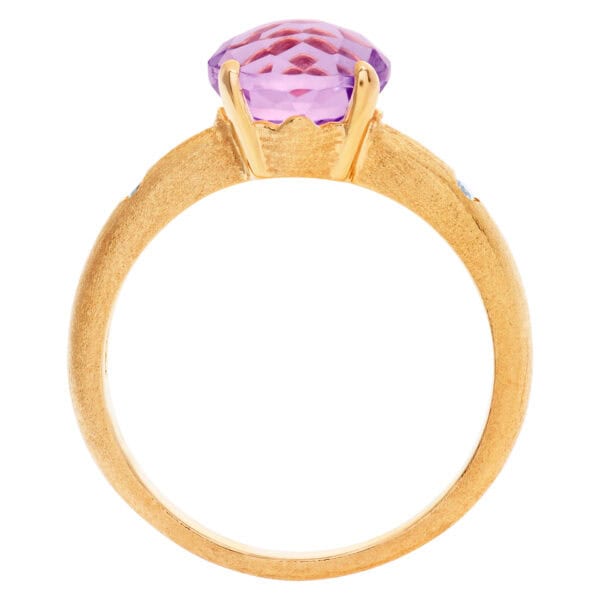 Amethyst and diamond ring in 18k rose gold ring