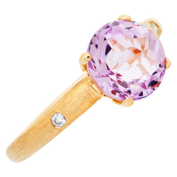 Amethyst and diamond ring in 18k rose gold ring