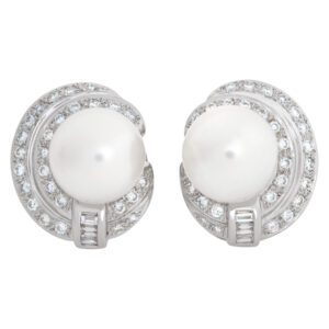 Pearl earrings in 14k white gold