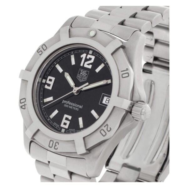 Tag Heuer Professional WN1110 stainless steel 37mm Quartz watch