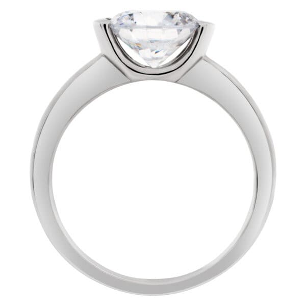 Ritani 18k white gold mounting to hold 2.00ct round center diamond. (Diamond not included)