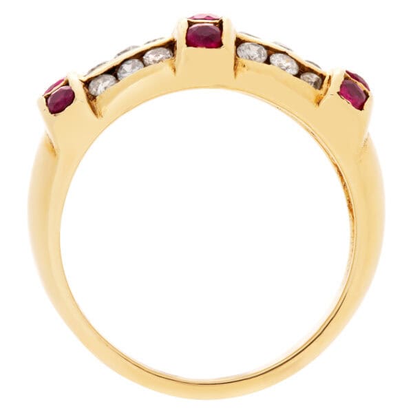 Lovely ruby and diamonds ring in 14k yellow gold. Size 5.5