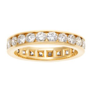 Diamond eternity band in 14K gold