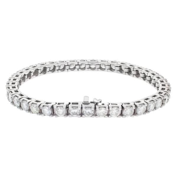 Diamond line bracelet in 14k white gold with approximately 8 carats in diamonds