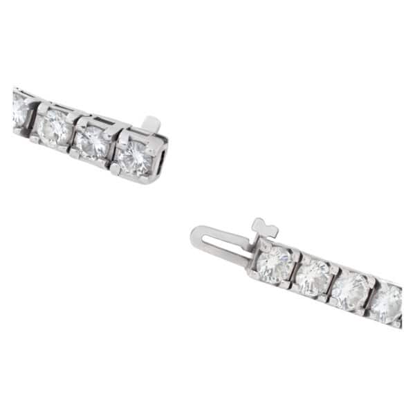 Diamond line bracelet in 14k white gold with approximately 8 carats in diamonds