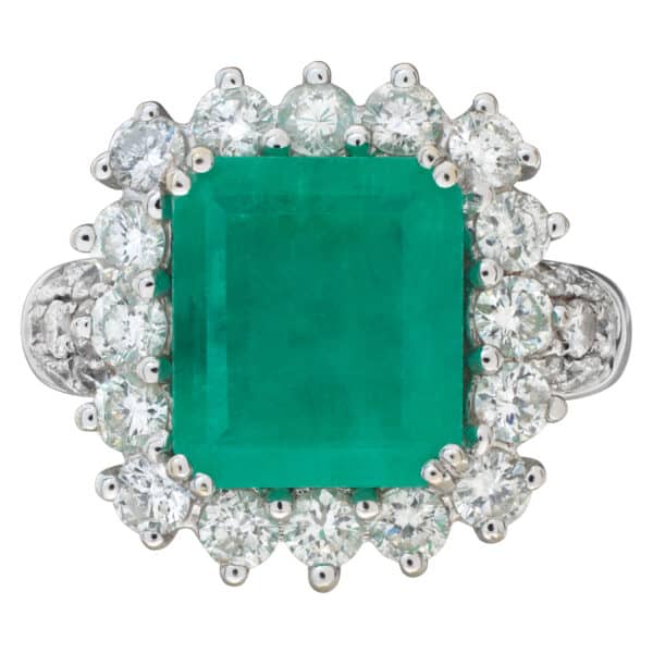 Emerald and diamond ring in 18k white gold