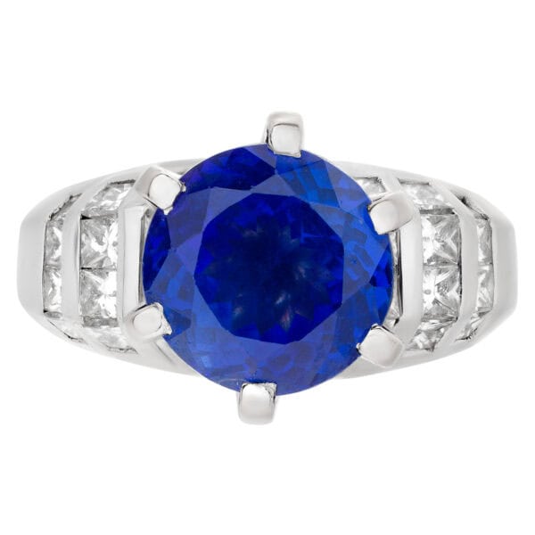 Tanzanite & diamond ring in platinum