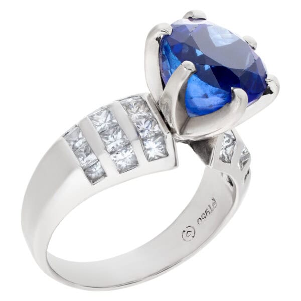 Tanzanite & diamond ring in platinum