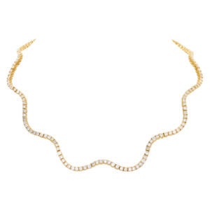 Sparkling diamond necklace with over 8 carats full cut round brlliant diamonds set in 18K yellow gold