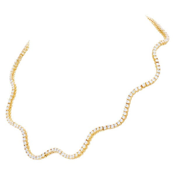 Sparkling diamond necklace with over 8 carats full cut round brlliant diamonds set in 18K yellow gold