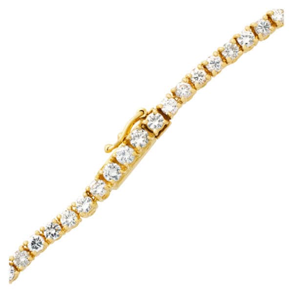 Sparkling diamond necklace with over 8 carats full cut round brlliant diamonds set in 18K yellow gold