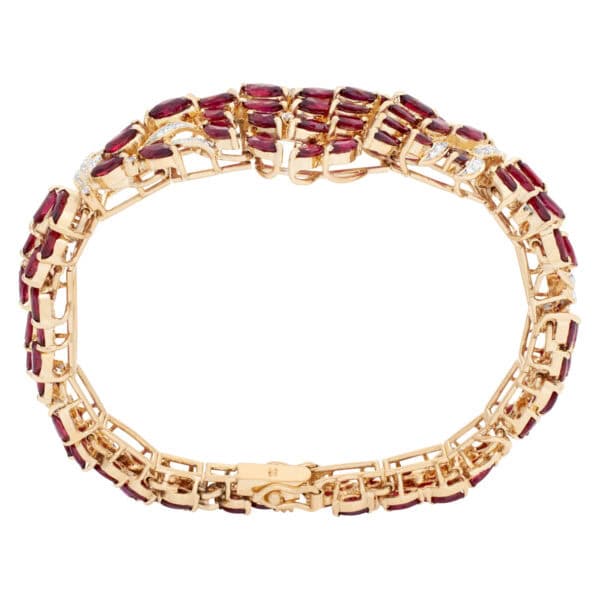 Diamond and ruby bracelet in  18k