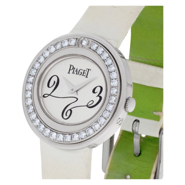 Piaget Possession P10275 18k white gold 28.5mm Quartz watch