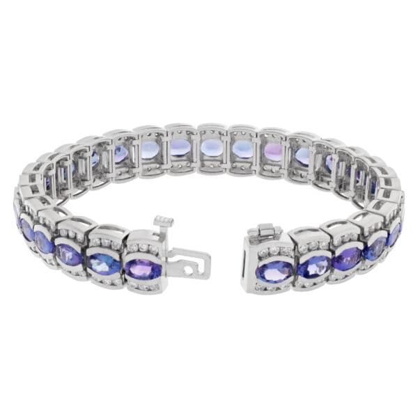 Line bracelet in 14k with 3.95 cts in diamonds and 13.75 cts in tanzanite