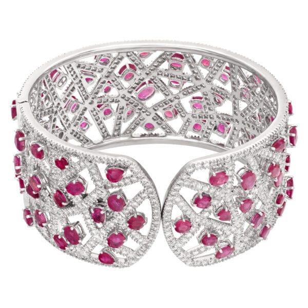 Cuff in 18k white gold with diamonds and rubies