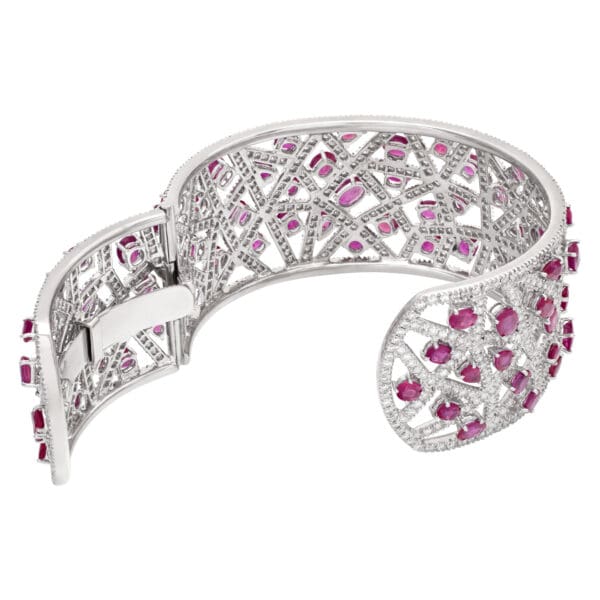 Cuff in 18k white gold with diamonds and rubies