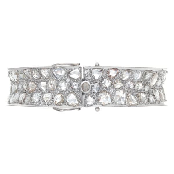 Bangle in 18k white gold with rose cut diamonds